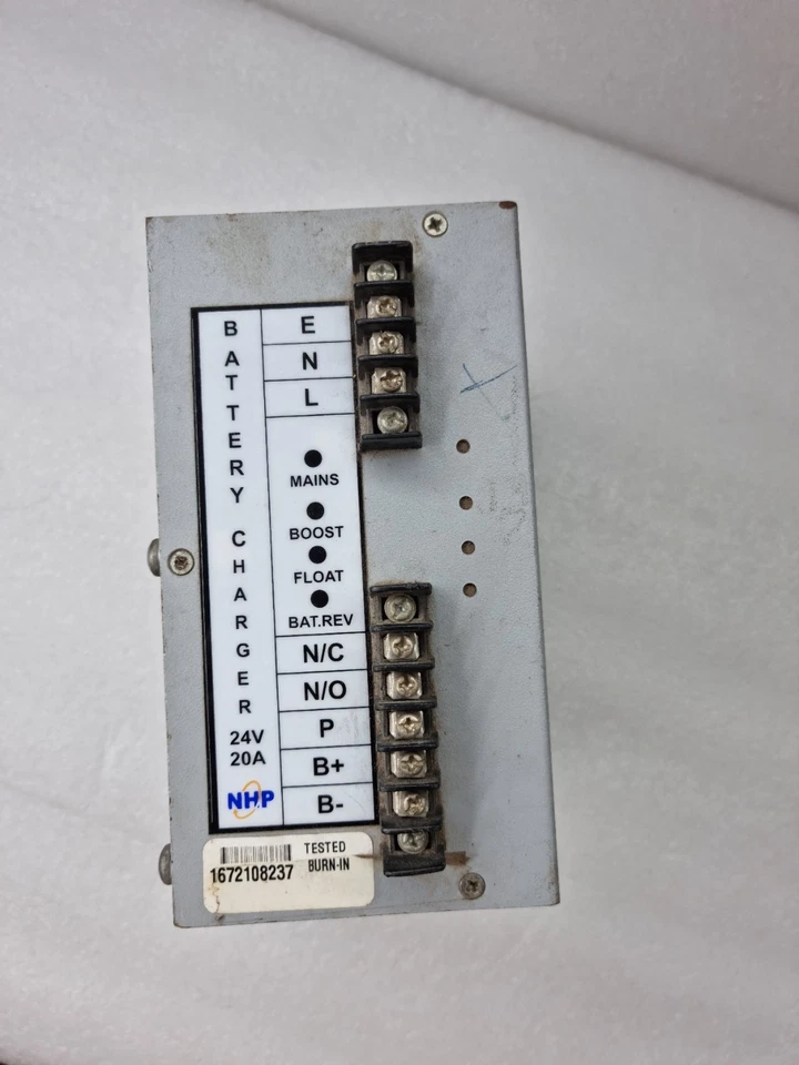NHP BATTERY CHARGER 24V 20A (FAULTY)
